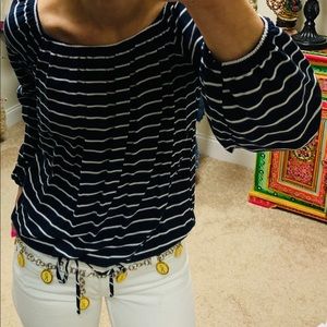 Boat neck stripe blouse
